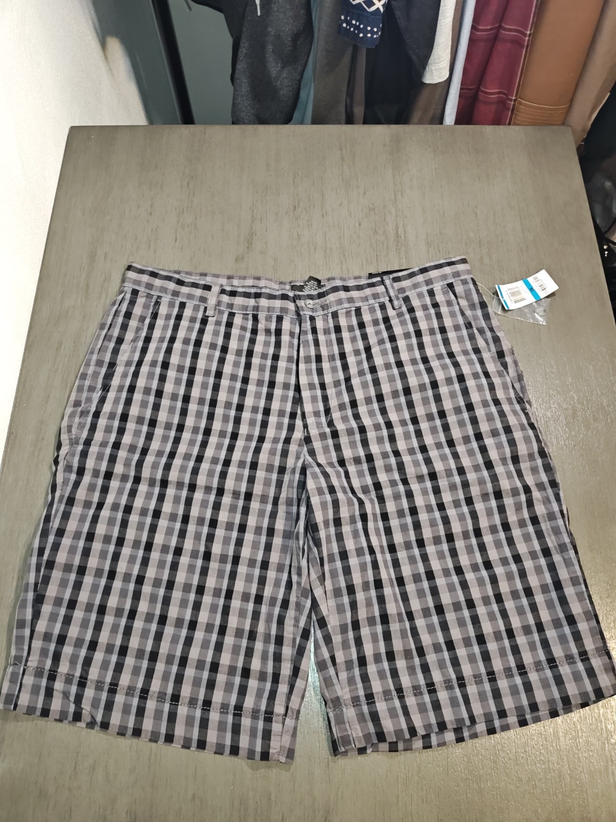 Alfani Men's New With Tags Plaid Shorts  Size 36