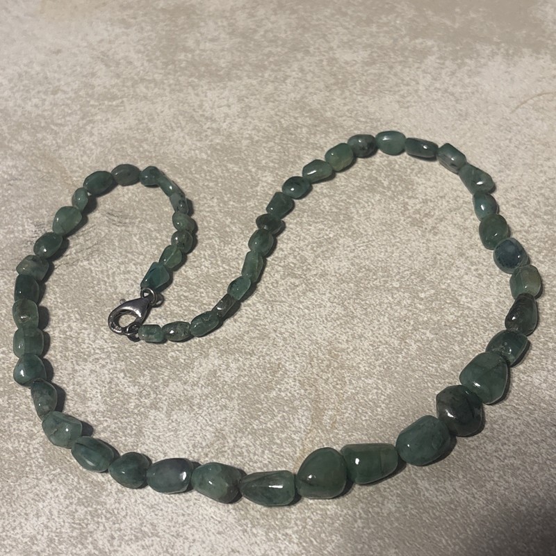 Vintage?  Beautiful Green  Natural Stone Jadite Jade Necklace Graduated Stamped