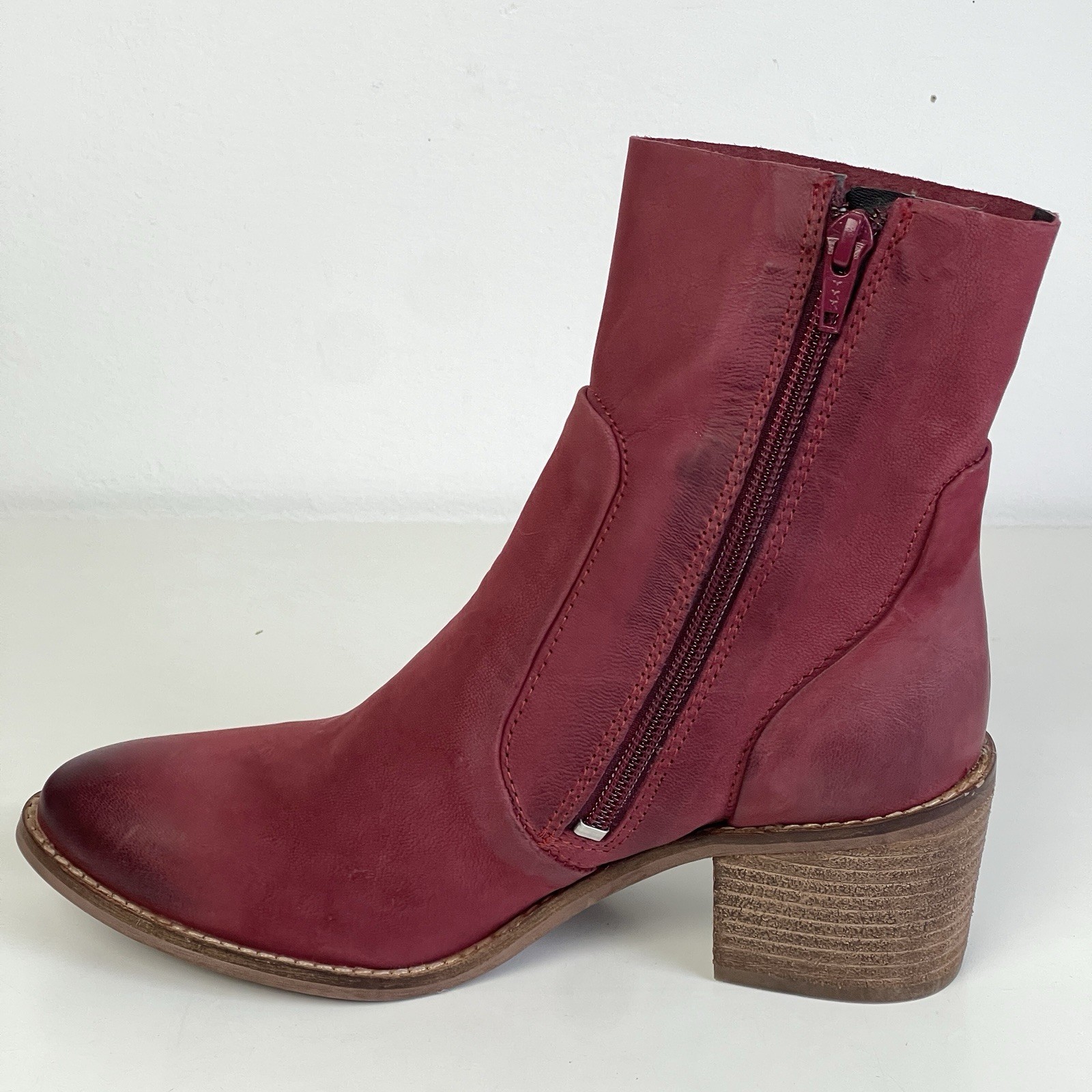 Diba True Majestic Women’s 7 M Goat Nubuck Leather Zipper Red Boots 36816