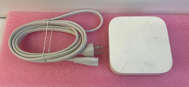 Apple A1392 Airport Express 2nd Generation Dualband 802.11n WiFi Router - Image 3 of 4