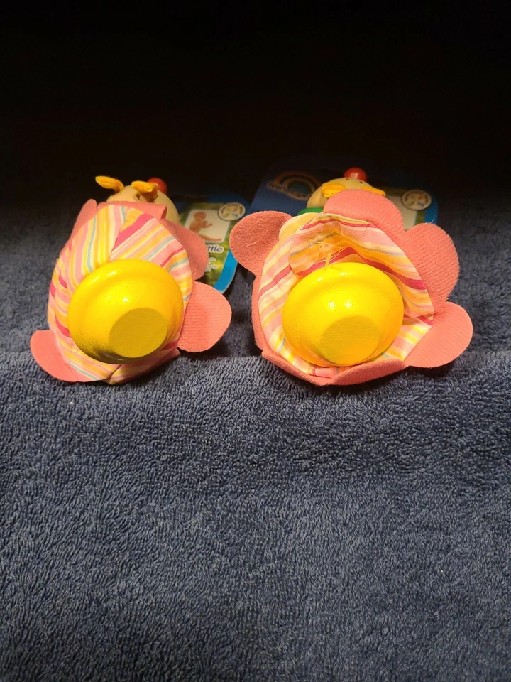 2 sonajeros para bebé Wonderworld Cater nuevos  Foto 3 de 4