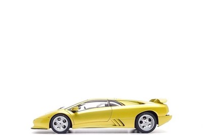 AUTOart 1:18 Lamborghini Diablo SE30 in Giallo Spyder