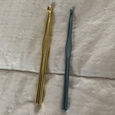 2 Crochet Hooks Needle Size N/15-10.00MM K/101/2-5.50 MM