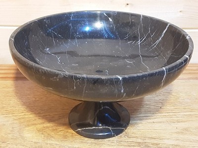 Eine Vintage schwarz & weiß Marmor 8 Zoll runder Fuß Sockel Obstschale um 1930
