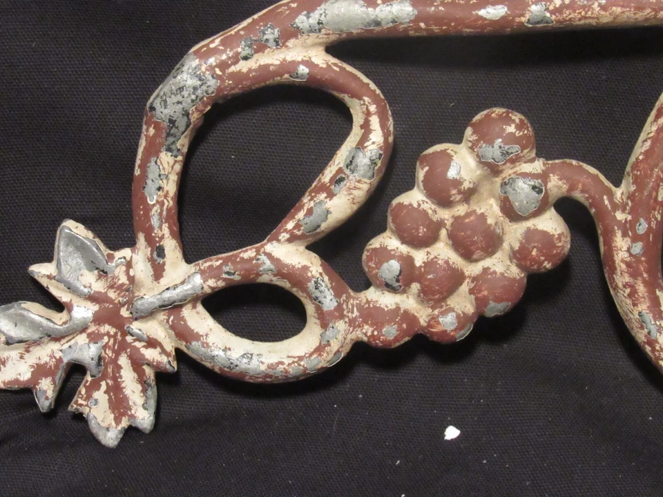 Cabezal de frontón fundido Shabby Chic de colección viñedo 19 1/2" uvas y vides salvamento Foto 2 de 4