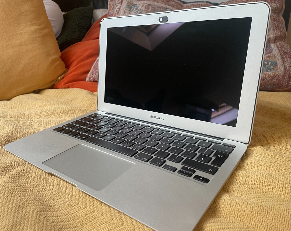 MacBook Air (11-inch, Mid 2011) | eBay UK