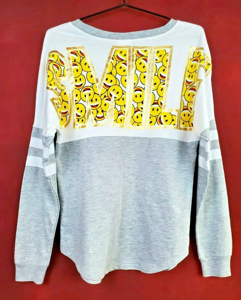 Women's Pullover Long Sleeve Tee-Shirt Gray & White Junior S Yellow Smile Emoji - Image 4 of 4