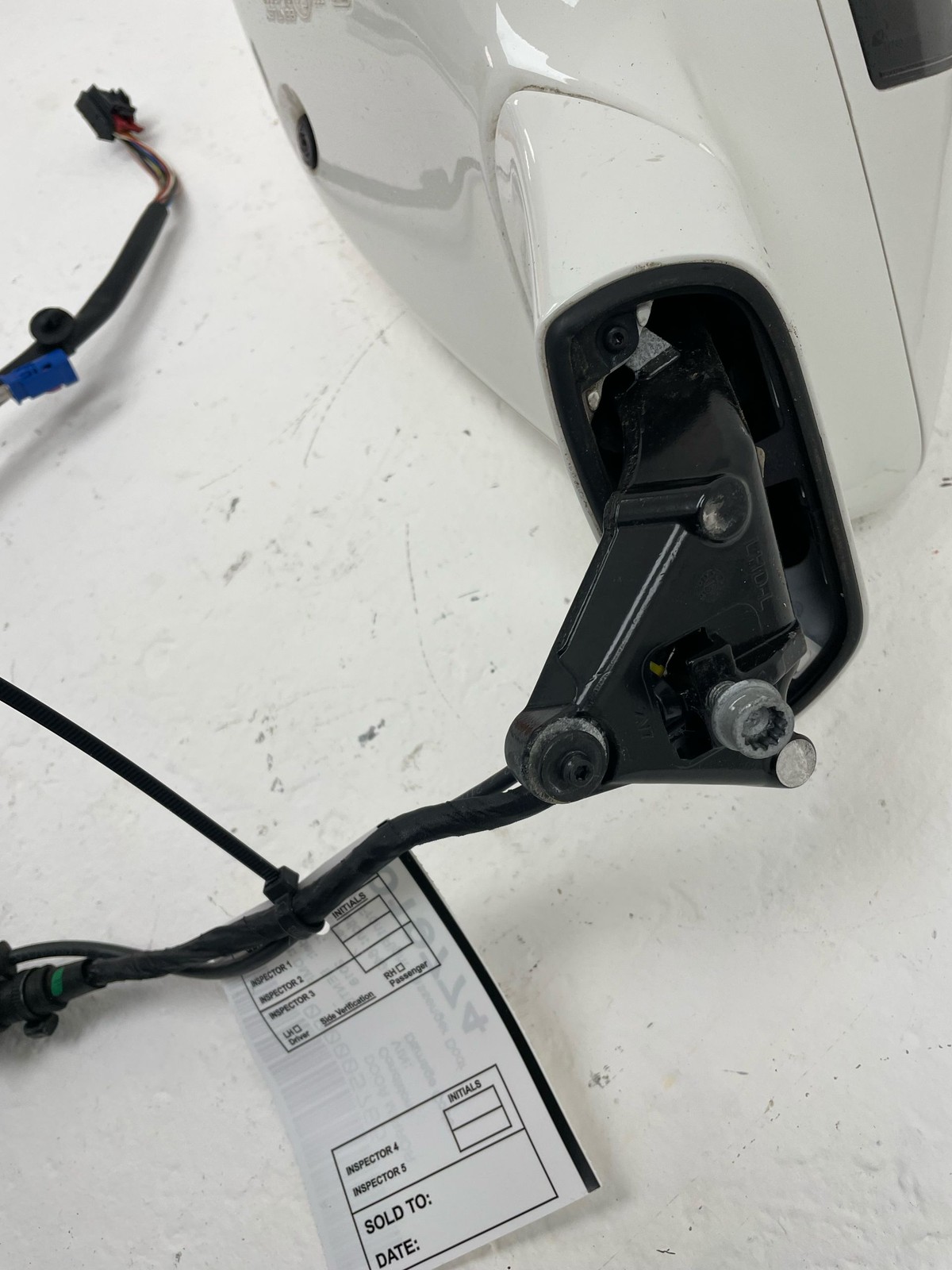 2015-2020 BENTLEY BENTAYGA OEM Front Right Passenger Door Mirror Assembly White