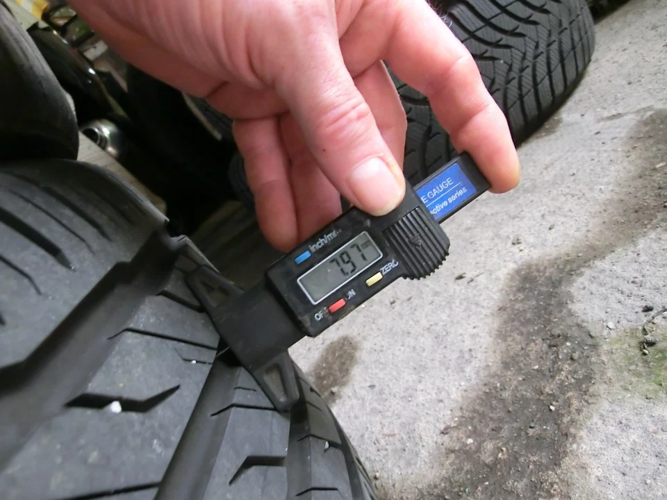 Semperit Speed-Life 3 245/35 R18 92Y XL 2X 6,5mm 2X 8mm Profiltiefe - Bild 4 von 4