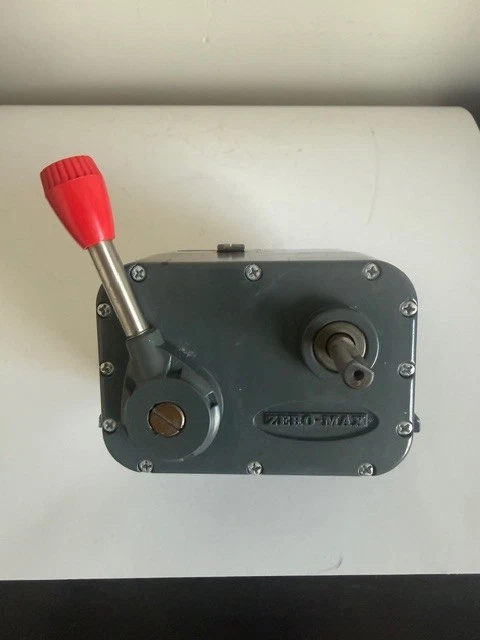 NEW IN BOX- OEM Warner Electric 5370-270-015 EM-50-10 Motor Clutch 90V