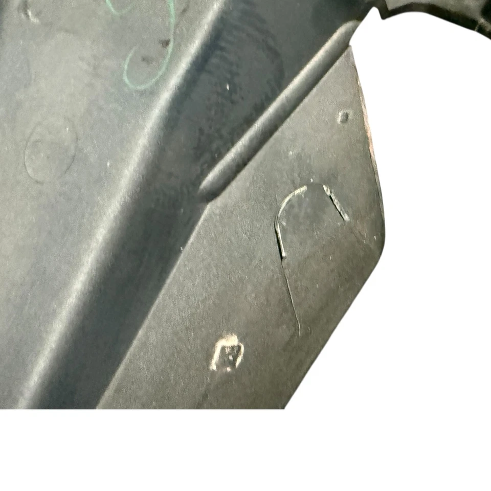 Cubierta de carenado de nariz delantera central Honda CBR500R 2016-2018 FABRICANTE DE EQUIPOS ORIGINALES 64235-MJW-J000 Foto 4 de 4