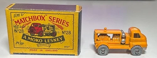 Matchbox Lesney #28 Yellow Compressor Truck With Box