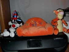 WARNER BROTHERS SYLVESTER / TIGGER / COUCH COLLECTIBLE