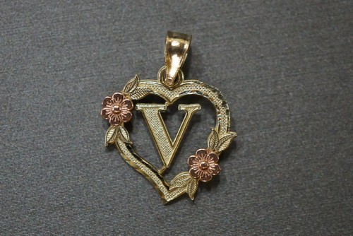 10K massives Gelbgold 0,75" Diamantschliff Initiale Herz mit Rose Charm Anhänger. - Bild 125 von 146