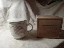 The Toscany Collection Porcelain Mug with Lid Coaster Strainer (769)