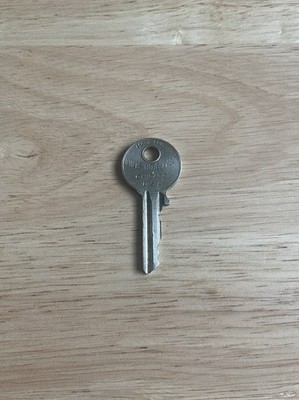 Vintage Mills Novelty Co. Yale Key # 13M 741
