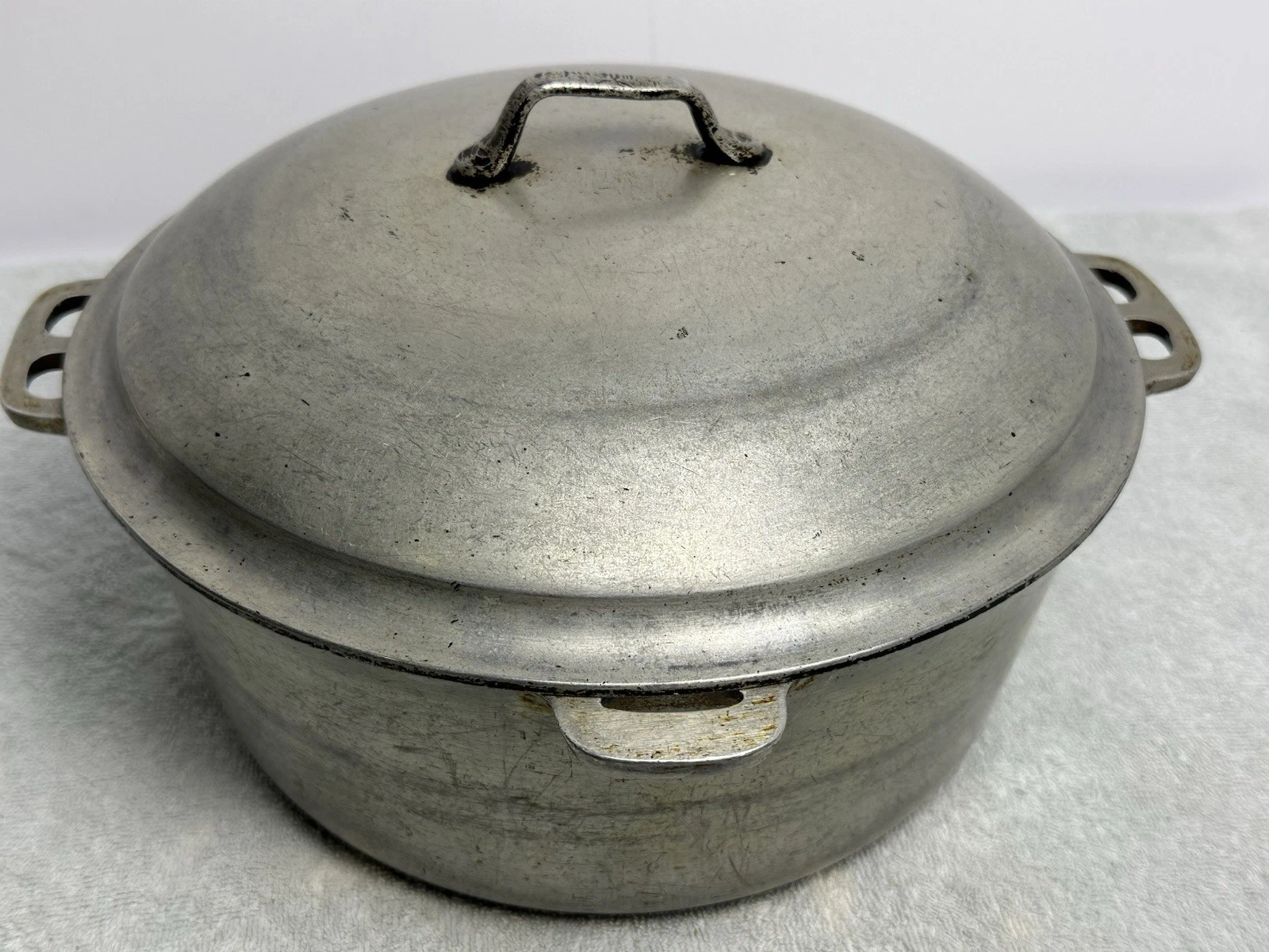 Supermaid Cookware Dutch Oven 5 Qt Round Aluminum w/ Basting Lid Vintage
