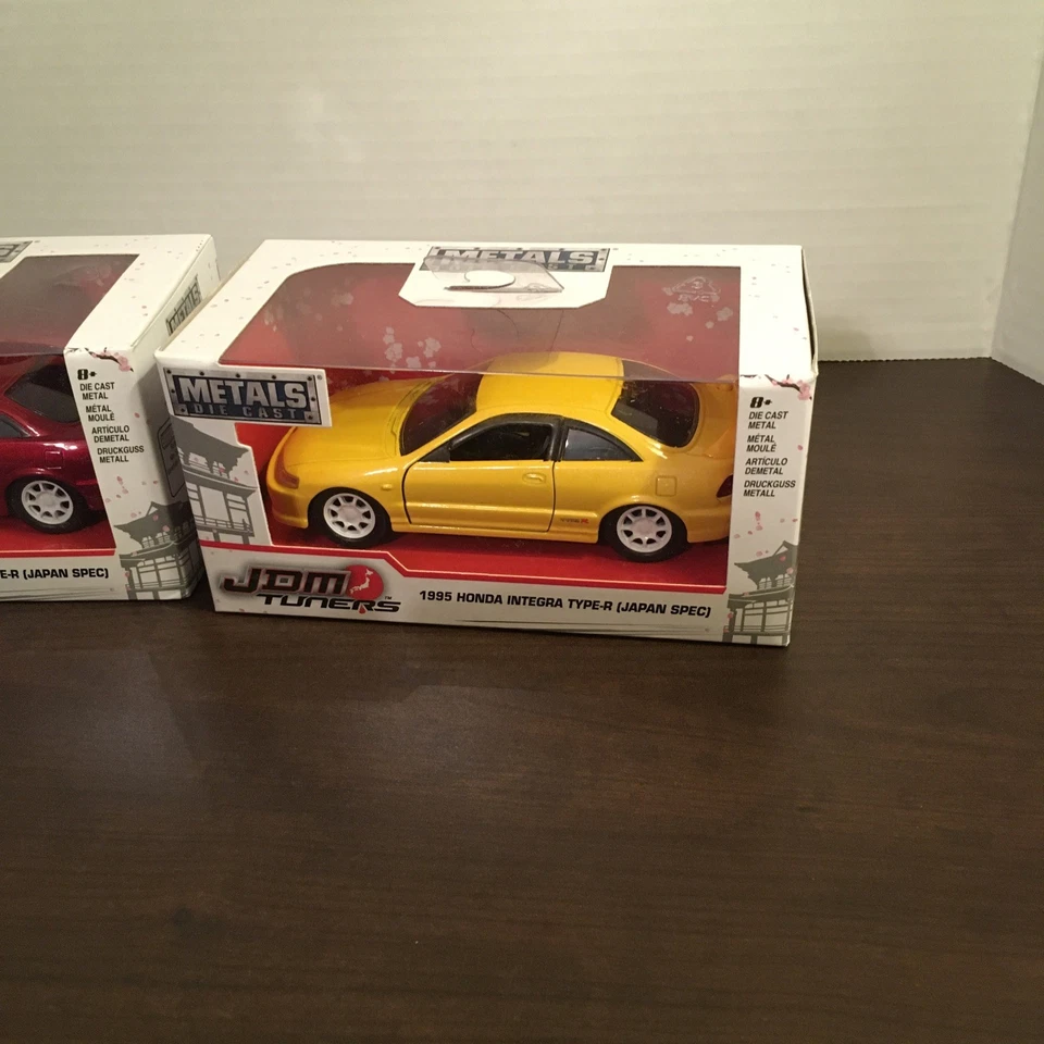 JADA JDM TUNERS 1995 HONDA INTEGRA TYPE R  Yellow and Red 1:32 DIECAST NEW - Image 3 of 4