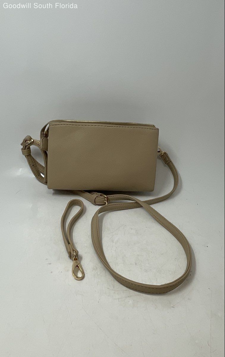 Izzy & Ali Womens Beige Pebbled Leather Zipper Adjustable Strap Crossbody Bag View 4