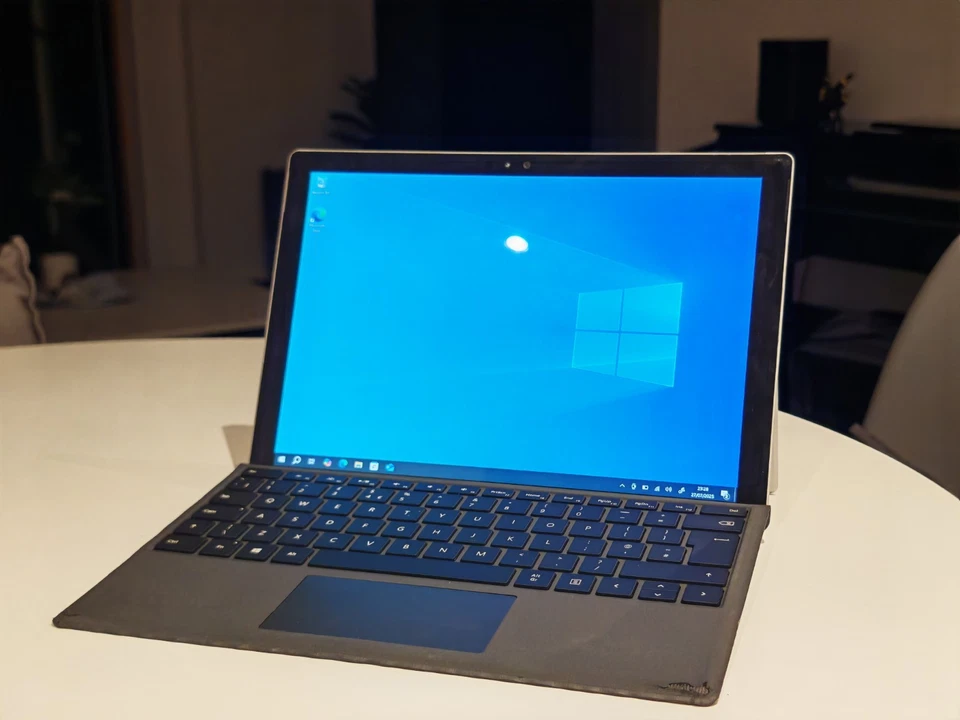 Microsoft Surface Pro 4 – i5/8Gb/256 - Working - Image 2 of 4