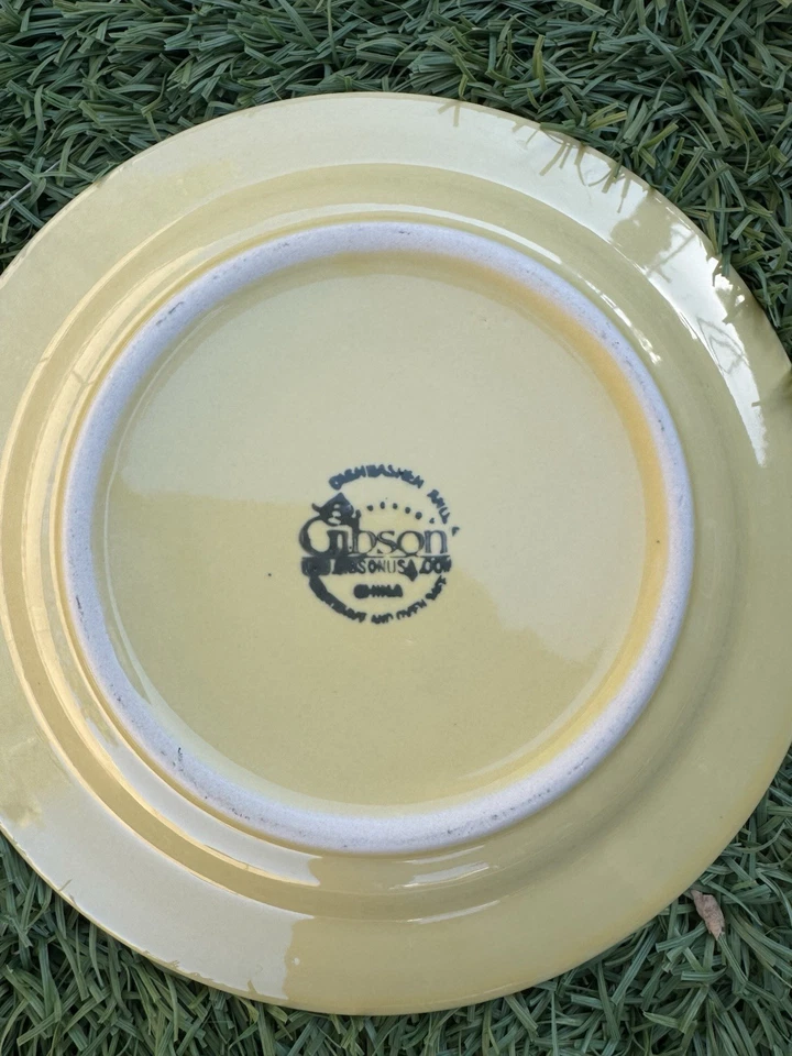 (6) Gibson YELLOW Stoneware 8” SALAD PLATES - Image 4 of 4