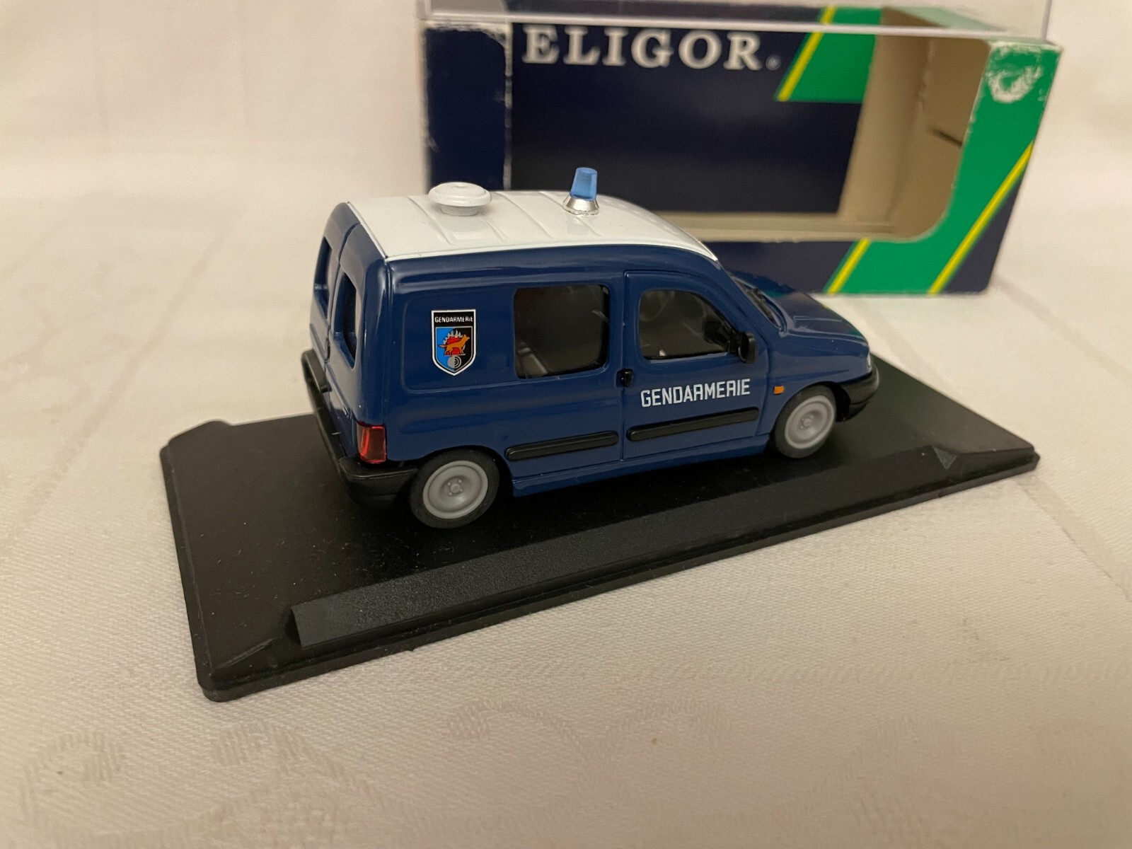 Picture 5 of 9
