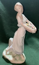 Lladro "Gardens of Athens" #7704 Retired Privilege Society 2004 No-Box Excellent