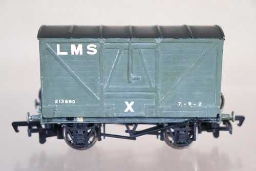 BACHMANN BAUSATZ GEBAUT LMS GRAU HOCH BEPLANKTER GÜTERWAGEN X WAGEN 213690 od | Condition: Used