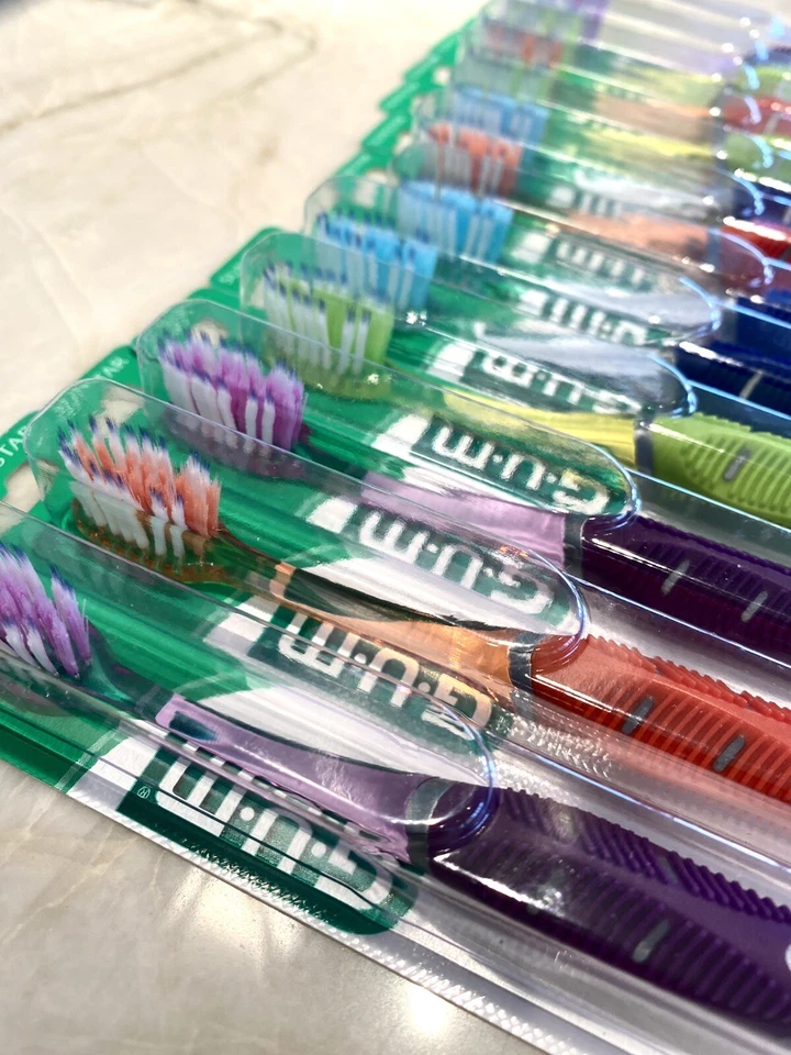 GUM 525 Technique Deep Clean Toothbrush Soft Bristles Assorted Colors 12/pk - Image 2 of 4