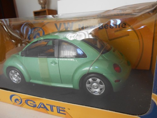 Vintage 1998 GATE 1:18th Scale VW New Beetle Coupe, '98, Green, #G01032, NIB - Picture 5 of 11