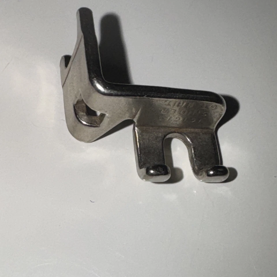 Vintage SINGER SIMANCO part #161613 button sewing foot EXC - Image 2 of 4