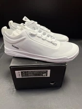 1HUND Aerolux Lite Barefoot Trainer White sneaker Size 9 NWB