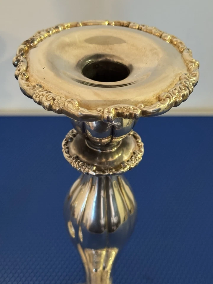 "Par de candelabros victorianos modernos de placa de plata de Lunt 10,75"" años 40 antiguos" Foto 4 de 4