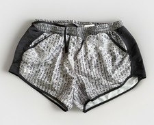 UNDER ARMOUR Women's Gray / Black Geometric Print Running Athletic Shorts Sz .M