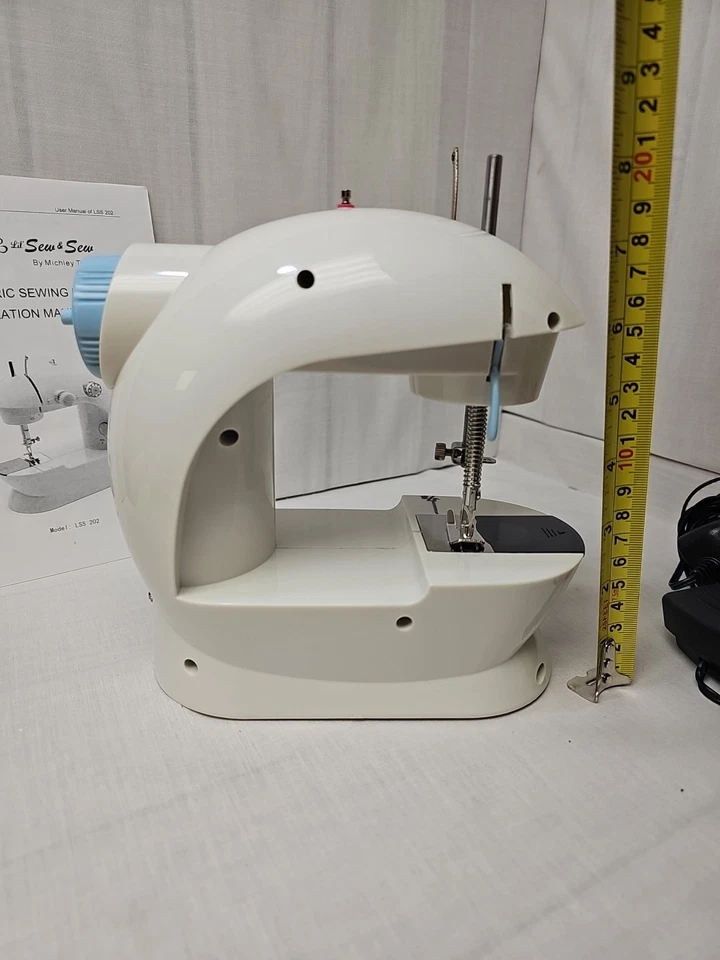 Lil-Sew & Sew Mini Sewing Machine LSS-202 with Foot pedal and Electric Scissors - Image 3 of 4