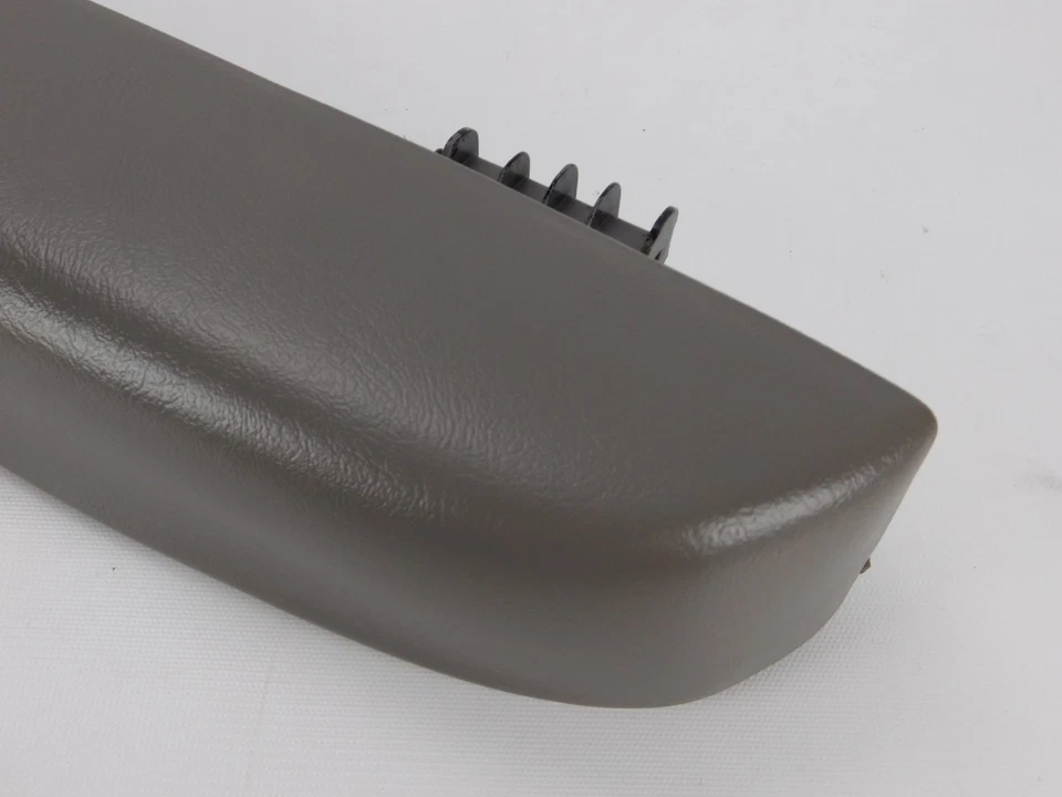 Подлокотник с дверной ручкой передний правый светло-серый от оригинального производителя для Cadillac GMC Chevrolet 99 - 02✅ - Изображение 3 из 4