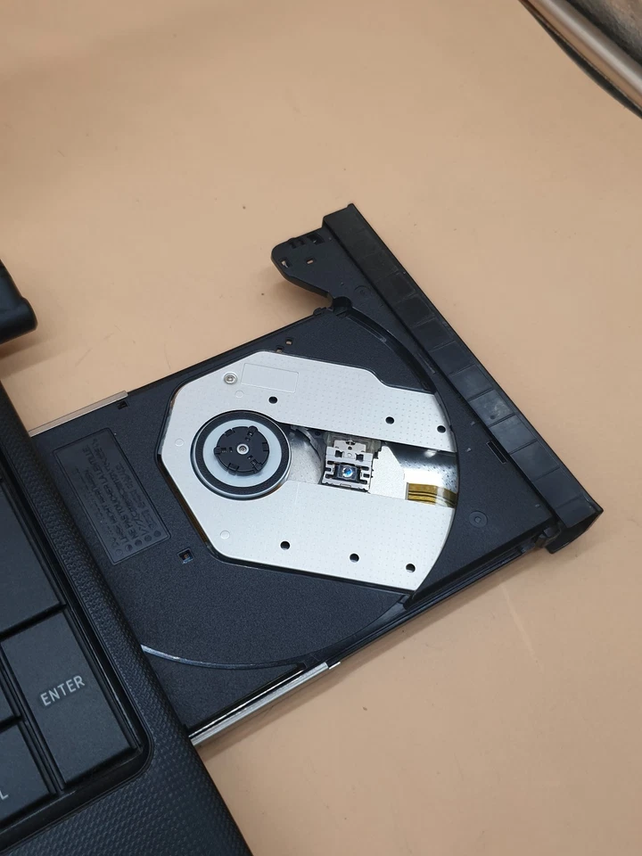 Toshiba Satellite PRO C660-2F7 15.6" i3-2330M 2.2GHZ 2GB RAM BIOS BOOT ,SL29 - Image 3 of 4