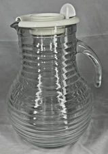 Crate & Barrel 2 Qt. Glass Ribbed Beehive Pitcher + Ice Chamber & Stir Stick EUC