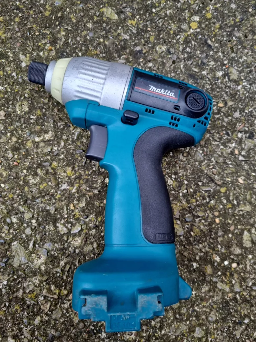 Makita impact 2024 driver 12v