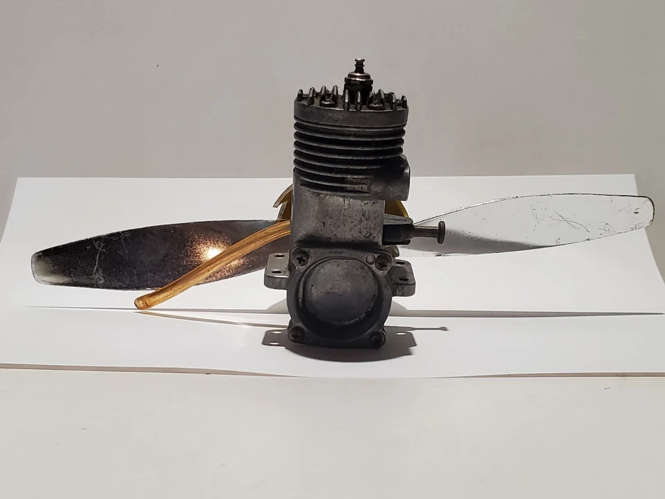 Vintage Veco 35 Motor Model Plane Engine Control Line Glow Airplane & Kavan Prop - Image 4 of 4