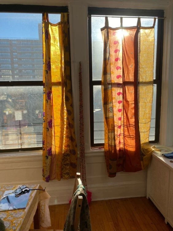 Cortina de retazos de sari indio cortina hecha a mano decoración de ventana cortina de seda sari boho Foto 4 de 4