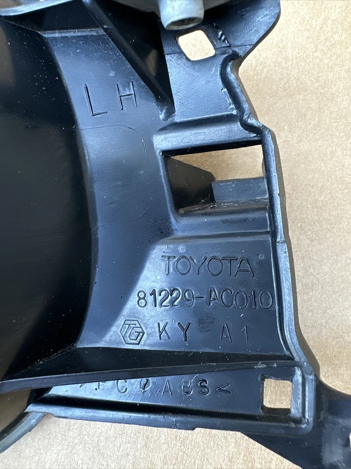 OEM 05-07 TOYOTA AVALON ПЕРЕДНИЙ УГЛОВОЙ ПРОТИВОТУМАННЫЙ ФОНАРЬ СО СТОРОНЫ ВОДИТЕЛЯ В СБОРЕ - Изображение 3 из 4