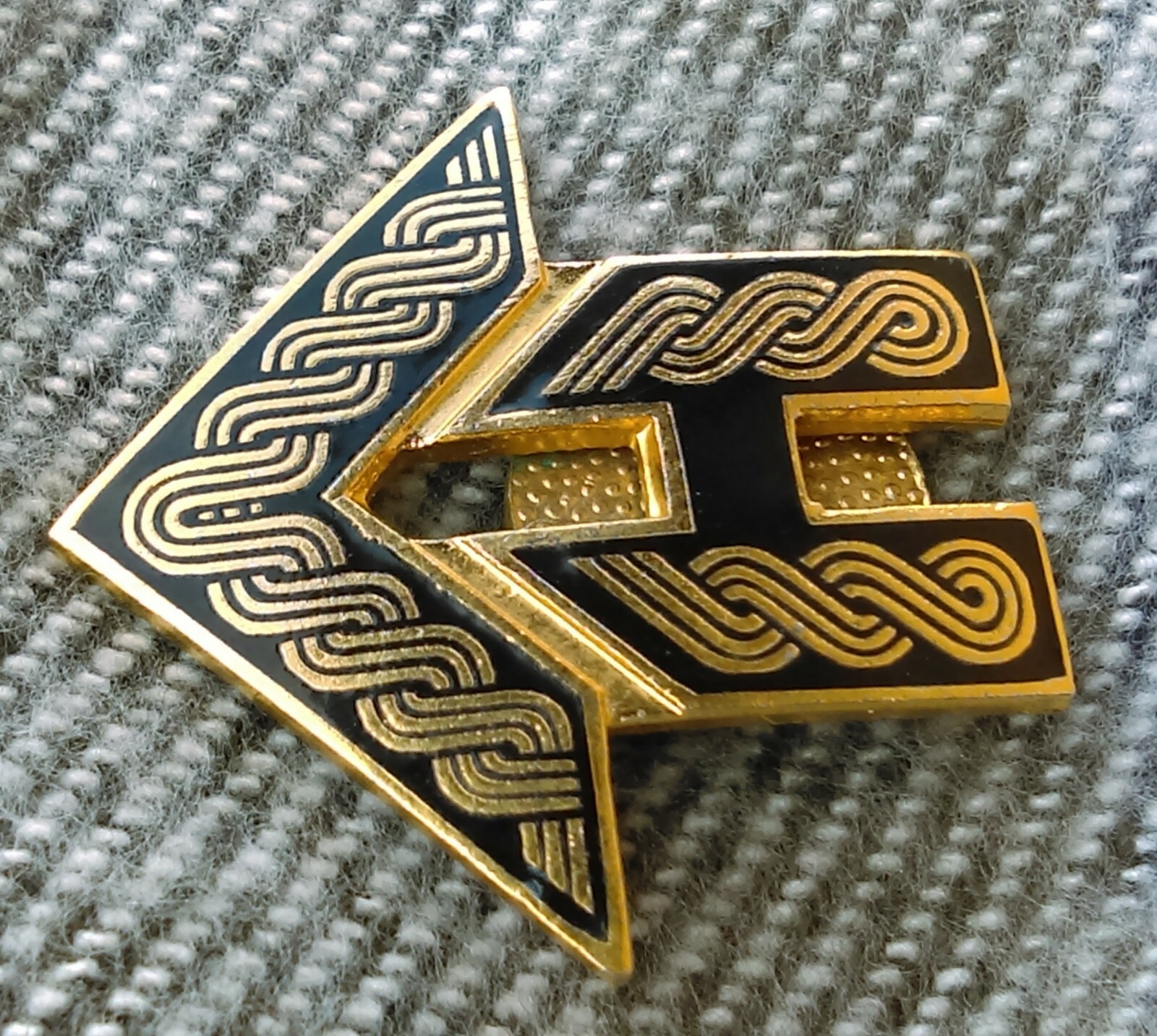 Picture 1 of 2