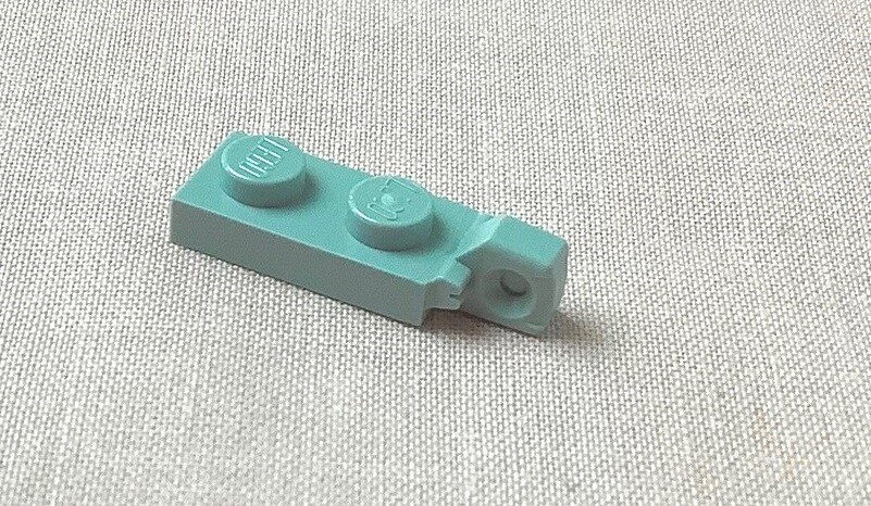 LEGO Part No 44301 Hinge Plate 1x2 Locking Finger on End