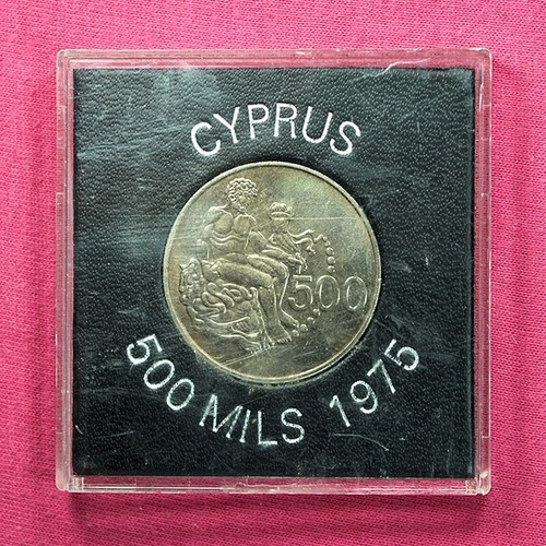 Cyprus Coin 500 Mils 1975 KM#44 Hercules & Nemean Lion in Case 03157 - Picture 3 of 4