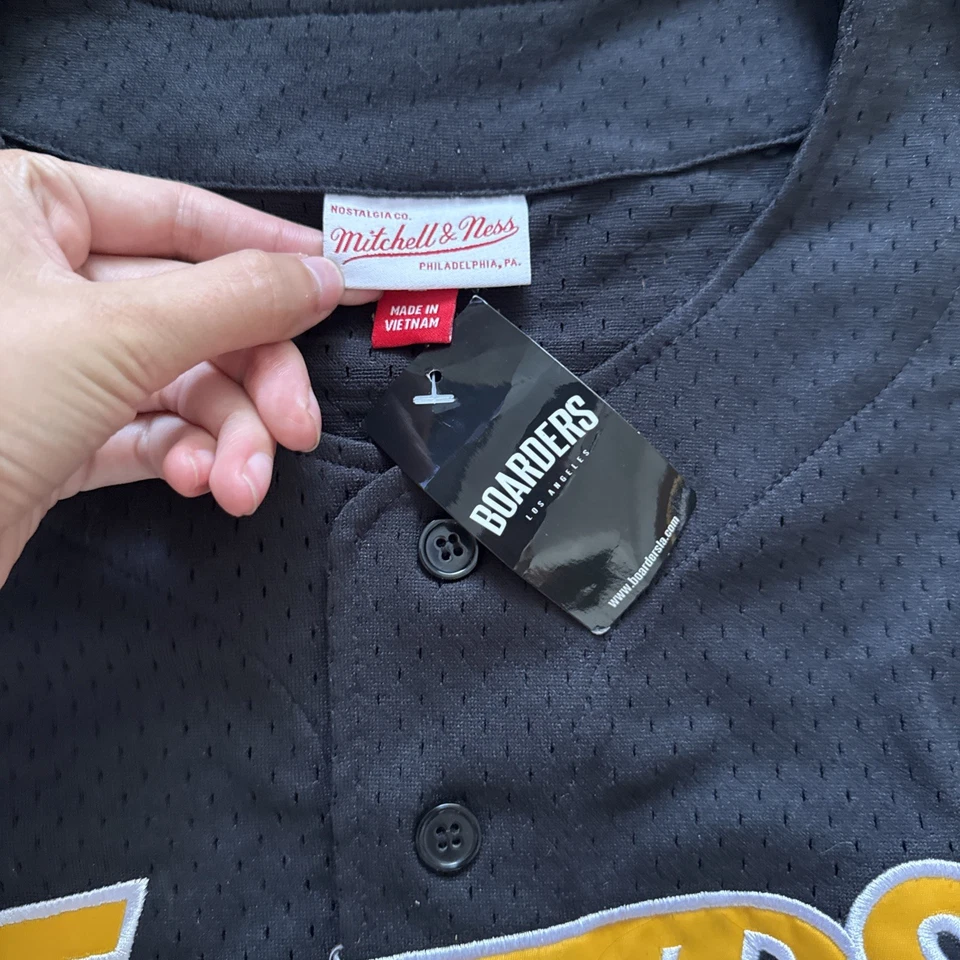 Camiseta Mitchell & Ness negra de Los Angeles Lakers en el reloj malla botón delantero L Foto 4 de 4