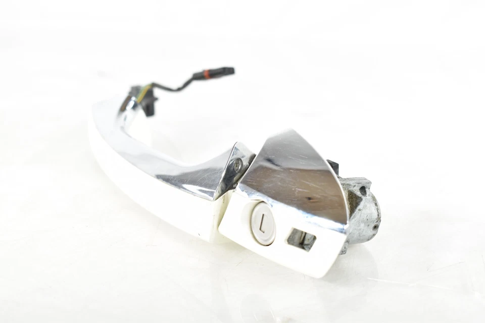 Manija de puerta exterior delantera izquierda sin llave Mercedes W218 CLS550 CLS63 12-18 Foto 3 de 4