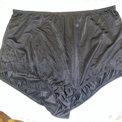 Vanity Fair Perfectly Yours Lace Nouveau Full-Cut Black  Brief Size 10 NWOT