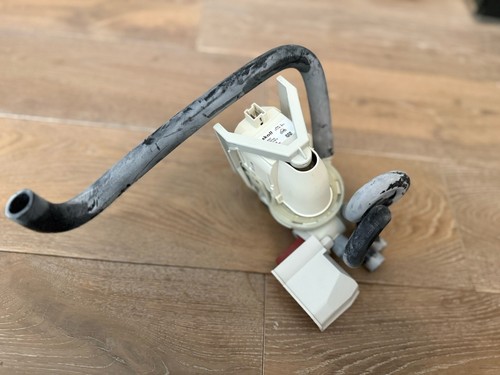 Miele Spülmaschine Ablaufpumpe Laugenpumpe S3027 aus G6865 SCVi M.-Nr.: 09817873