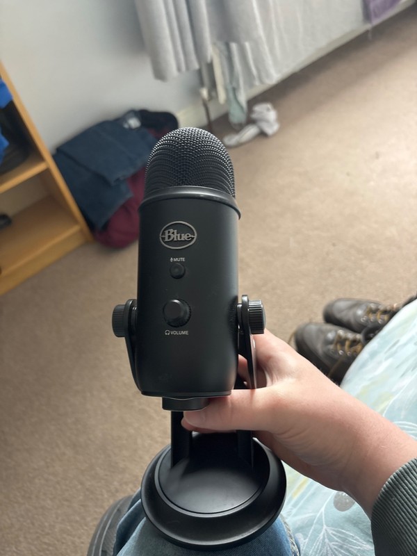 Blue Yeti Professional USB Condenser Microphone - Black